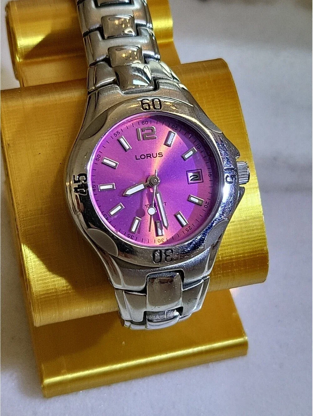 Vtg Lorus Woman’s Watch New Battery Iridescent Purple 6.25